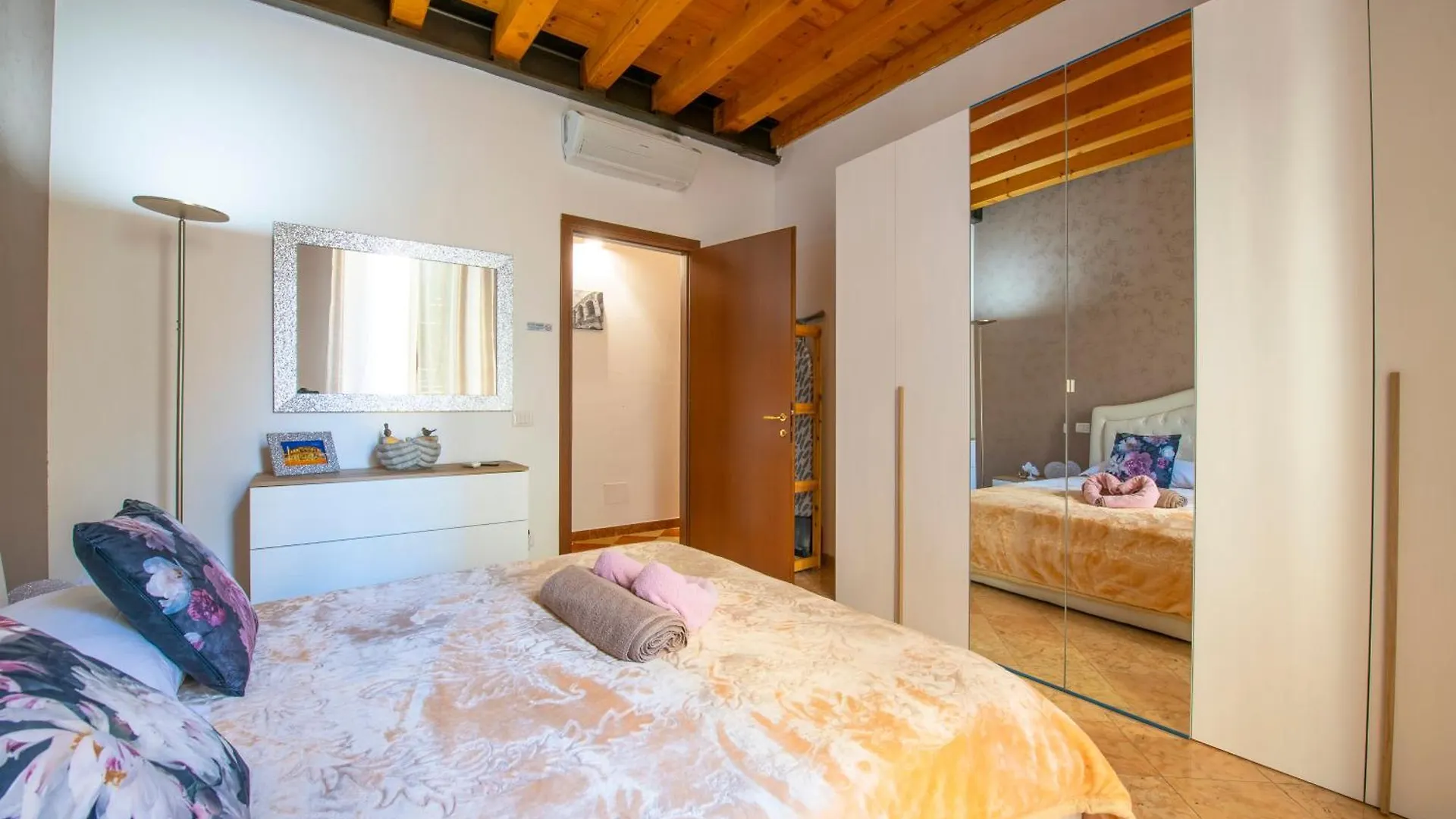 Palace Home Mazzini Verona Center Apartment
